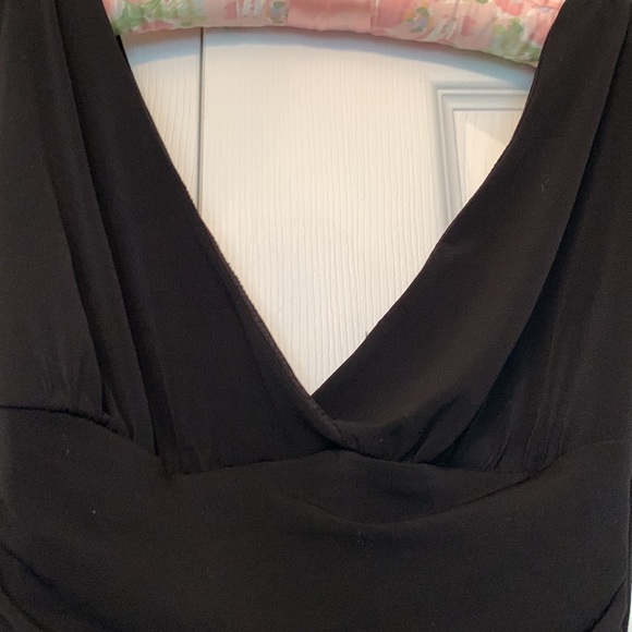 Everyone should have a little black dress - Picture 8 of 13